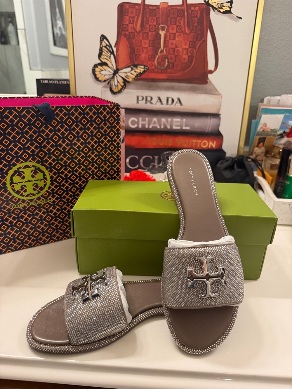 New Tory Burch Silver Metallic Logo Slide - Picture 10 of 10